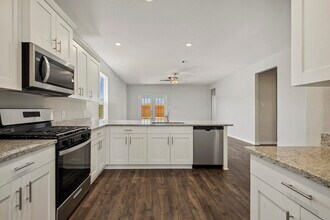 10415 Red Cardinal Dr in Cleveland, TX - Building Photo - Building Photo