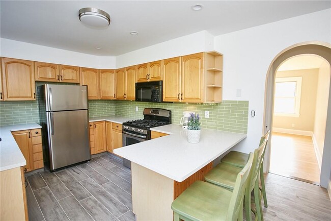 44 Chester Pl in New Rochelle, NY - Building Photo - Building Photo