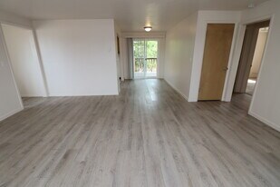 3025 Madison St NE in Salem, OR - Building Photo