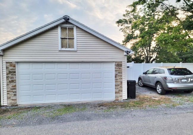 property at 1160 Upper Mulberry St