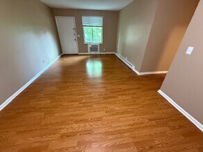 2601 Hillsboro Pike, Unit Villager Condominiums in Nashville, TN - Building Photo - Building Photo