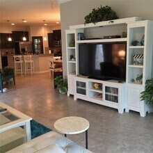 6933 Surrey Hill Pl in Apollo Beach, FL - Building Photo - Building Photo