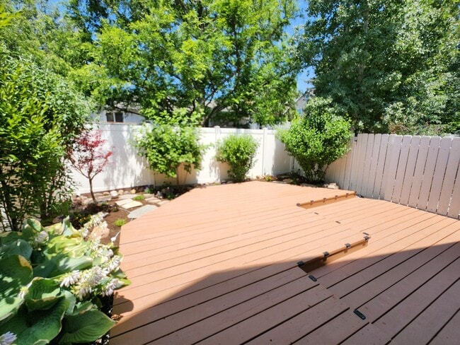1497 E Spring Leaf Dr in Holladay, UT - Building Photo - Building Photo