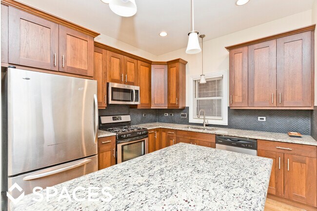 2328 N Greenview Ave, Unit 1