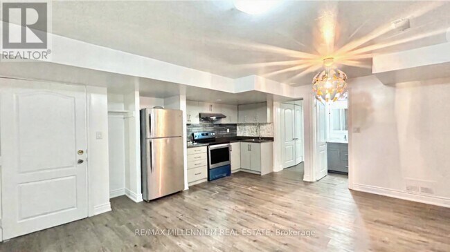 38 Bliss St in Brampton, ON - Building Photo - Building Photo