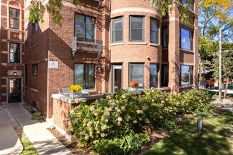 530-534 Sheridan Sq in Evanston, IL - Foto de edificio - Building Photo
