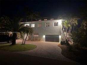124 Indies Dr S in Duck Key, FL - Building Photo - Building Photo