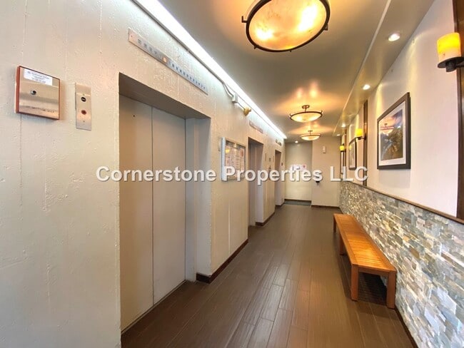 3045 Ala Napuaa Pl in Honolulu, HI - Building Photo - Building Photo