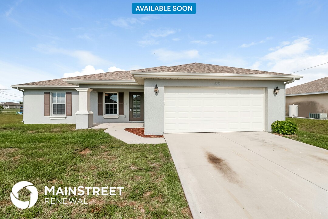 2213 NE 7th Ave in Cape Coral, FL - Building Photo
