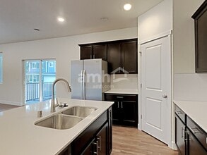 4222 177th St E in Tacoma, WA - Foto de edificio - Building Photo