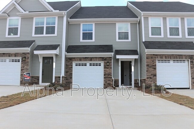 property at 121 Roseridge Dr