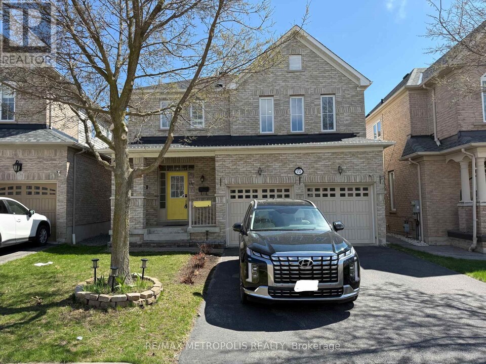 72 Loughlin Hill Crescent in Ajax, ON - Building Photo