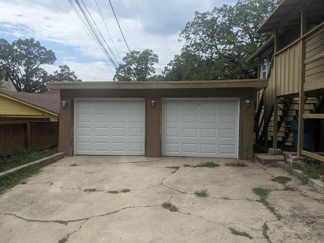 3315 W Markham St in Little Rock, AR - Foto de edificio - Building Photo