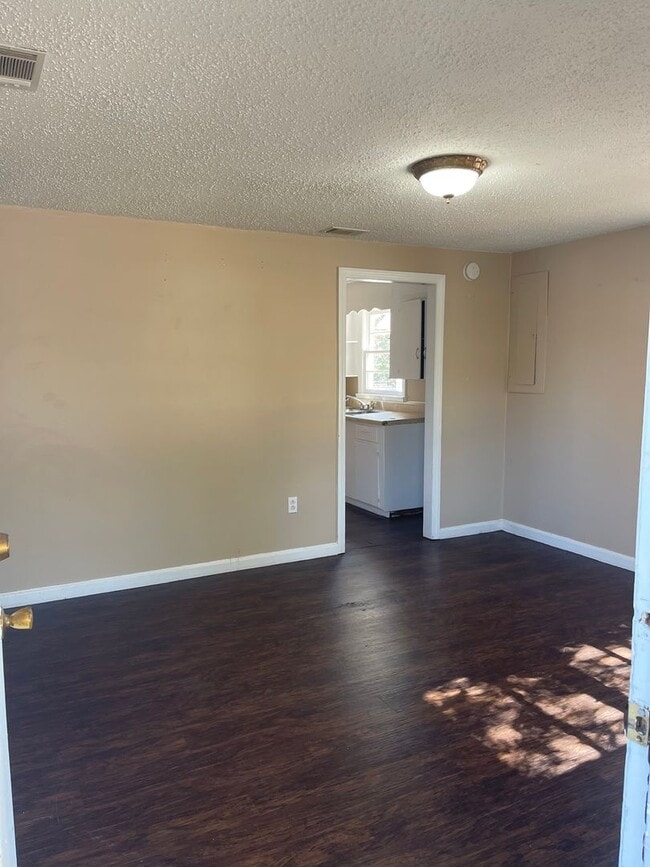 401 Boss St in Claxton, GA - Building Photo - Building Photo