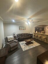 3108 Cullen Trl in College Station, TX - Foto de edificio - Building Photo