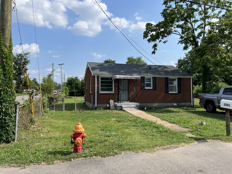2501 Finland St in Nashville, TN - Building Photo