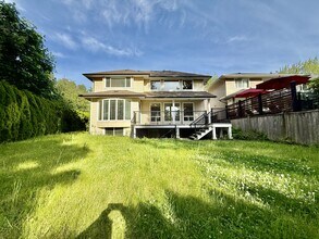 10500 Baker Pl in Maple Ridge, BC - Building Photo - Building Photo
