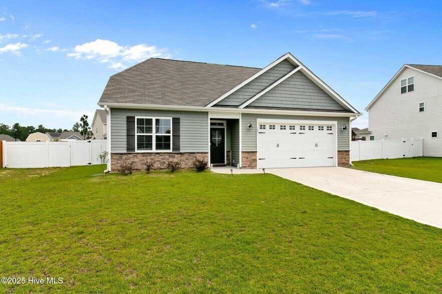 129 Sandy Springs Rd in Aberdeen, NC - Building Photo