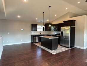 100 Kennedy Ct in Waynesville, MO - Building Photo - Building Photo