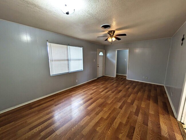 3529 Bowling Ln in Orange, TX - Building Photo - Building Photo