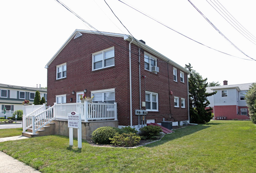 819 16th Ave in Belmar, NJ - Building Photo