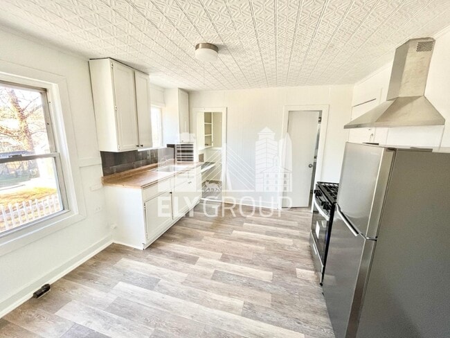 9 Manchester St, Unit 1 in Leominster, MA - Foto de edificio - Building Photo