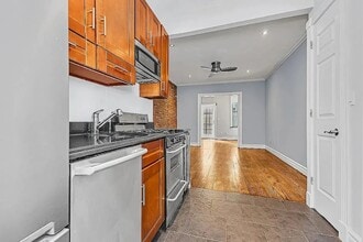 219 E 23rd St, Unit 6 in New York, NY - Foto de edificio - Building Photo