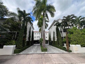 261 Navarre Ave in Coral Gables, FL - Building Photo