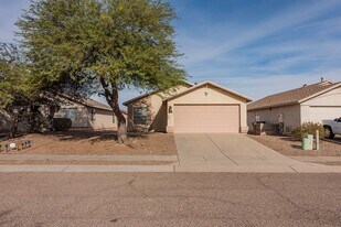 1657 E St Ferdinand Pl in Tucson, AZ - Building Photo