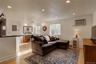 120 S Pennsylvania St in Denver, CO - Building Photo