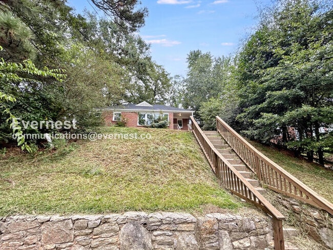 1819 Oakmont Dr NW in Atlanta, GA - Building Photo - Building Photo