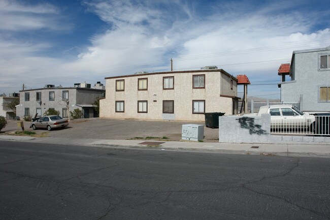 6984 Appleton Dr in Las Vegas, NV - Foto de edificio - Building Photo
