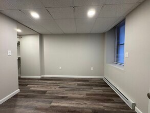 367 Broadway, Unit 2D in Somerville, MA - Building Photo - Building Photo