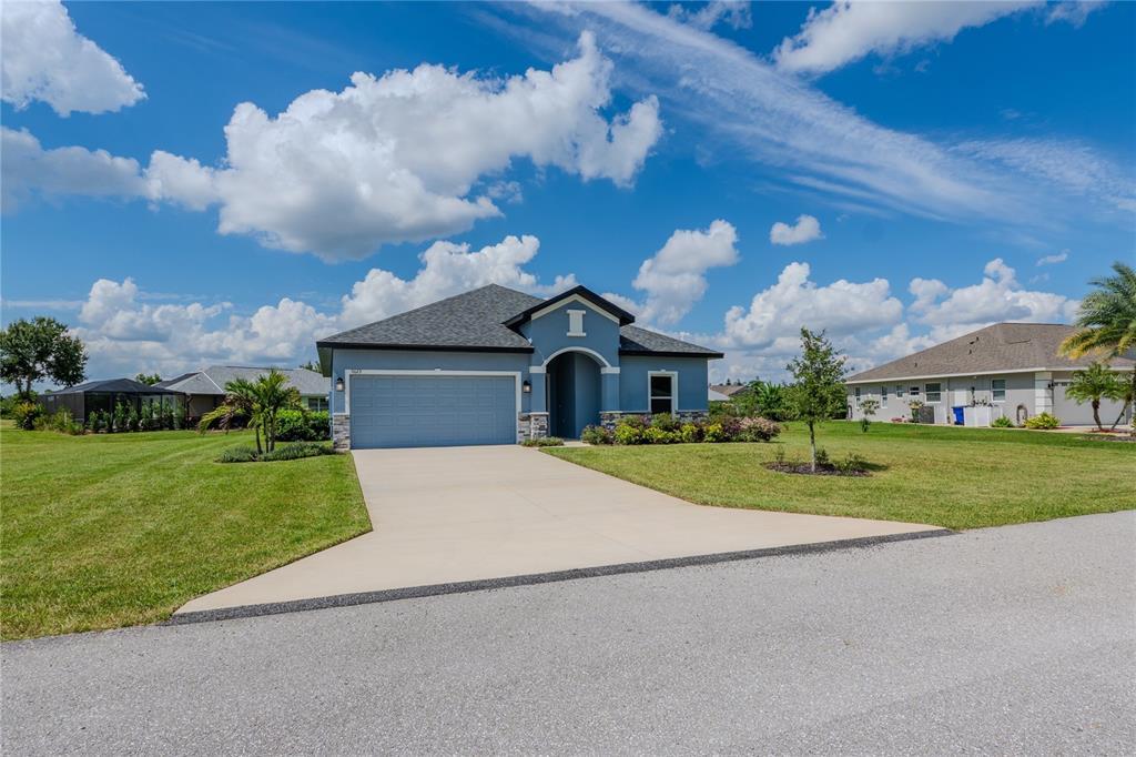 5623 Angelo Cir in Sebring, FL - Building Photo