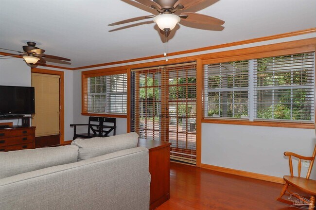 1609 N Spring St in Pensacola, FL - Building Photo - Building Photo