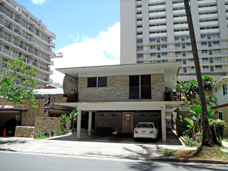 2212 Aloha Dr in Honolulu, HI - Building Photo