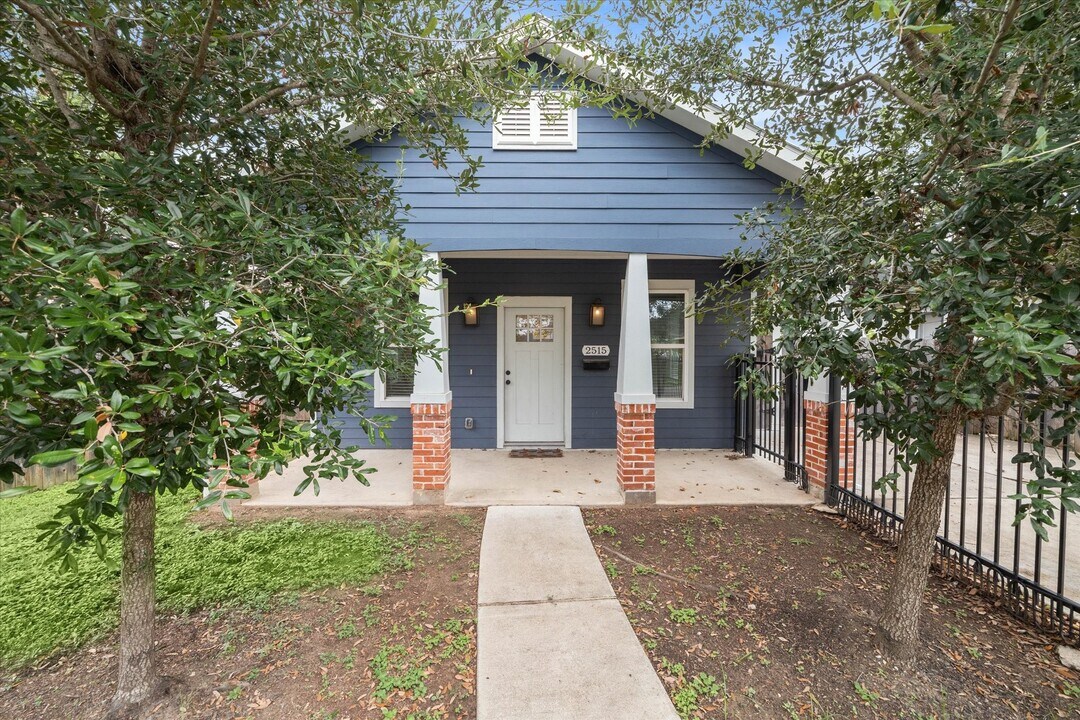 2515 Delafield St in Houston, TX - Building Photo