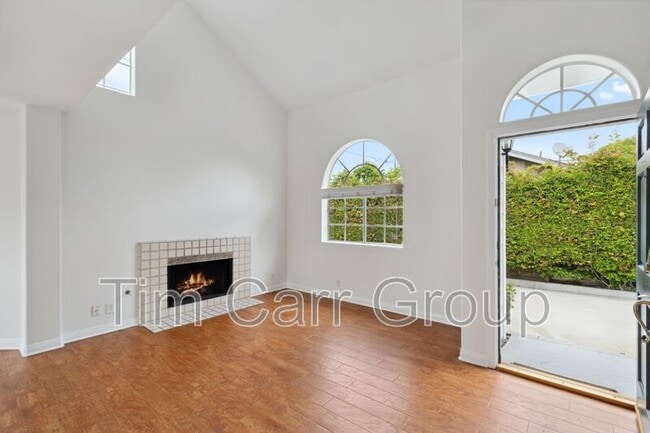 1880 Fullerton Ave in Costa Mesa, CA - Building Photo - Building Photo