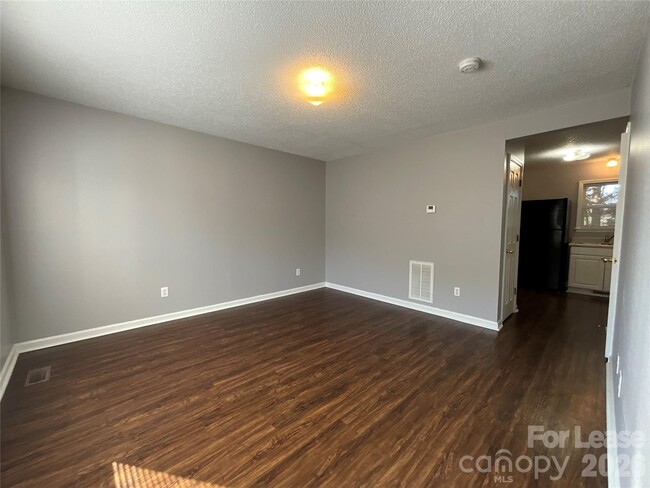 206 W 15th St in Newton, NC - Building Photo - Building Photo