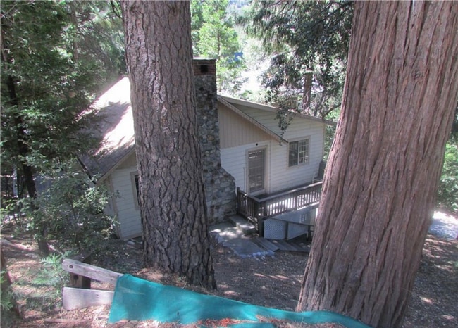 976 Berne Dr in Crestline, CA - Building Photo - Building Photo