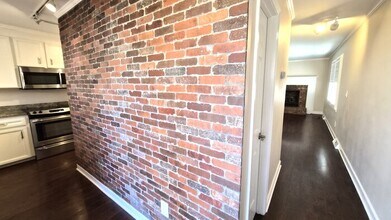 900 N Main St in Greenville, SC - Building Photo - Building Photo