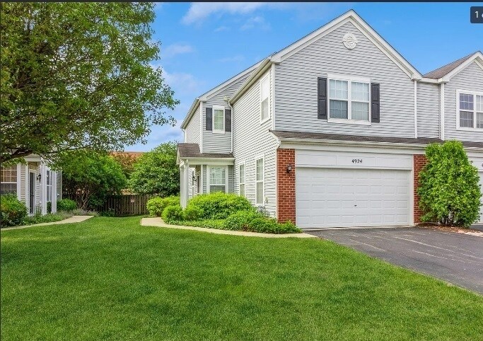 4924 Montauk Dr in Plainfield, IL - Building Photo