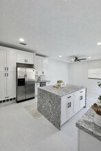 6538 Abbey Rd in Parkland, FL - Building Photo - Building Photo