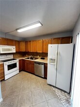 1700 Park Meadows Dr in Ft. Myers, FL - Building Photo - Building Photo