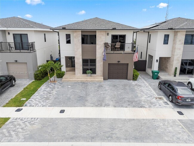 214 NW 13th Ct in Florida City, FL - Building Photo - Building Photo