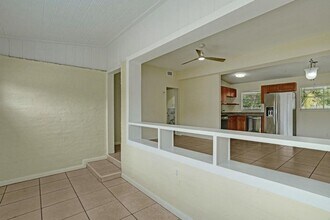 1205 S Lake Dr in Lantana, FL - Building Photo - Building Photo