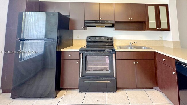 2218 SW 81st Ave in Miramar, FL - Building Photo - Building Photo