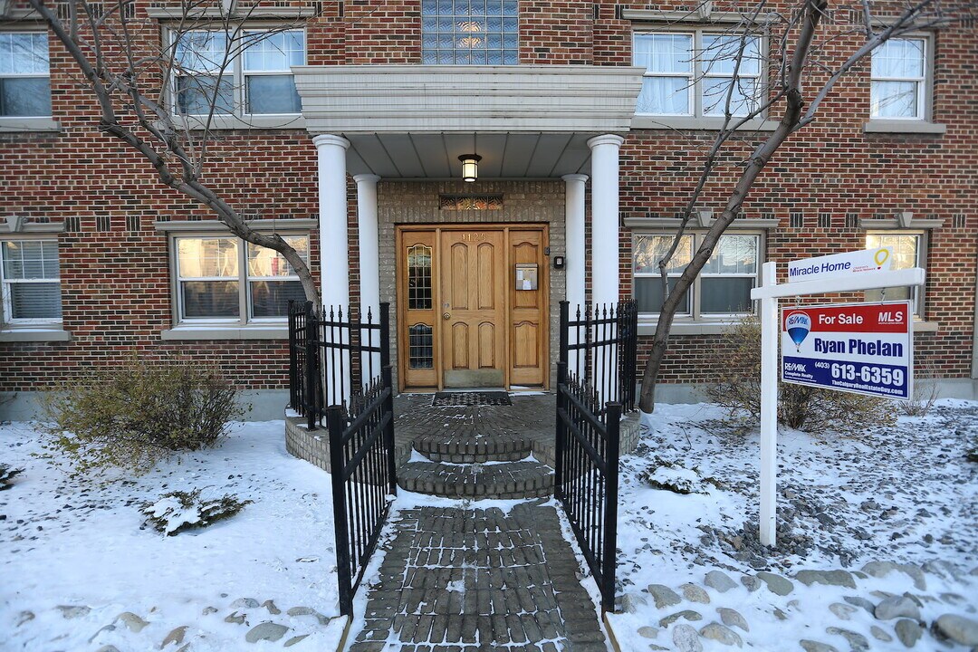 1125-1117 17 Ave SW in Calgary, AB - Building Photo