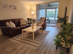 7300 NW 17th St in Plantation, FL - Building Photo - Building Photo