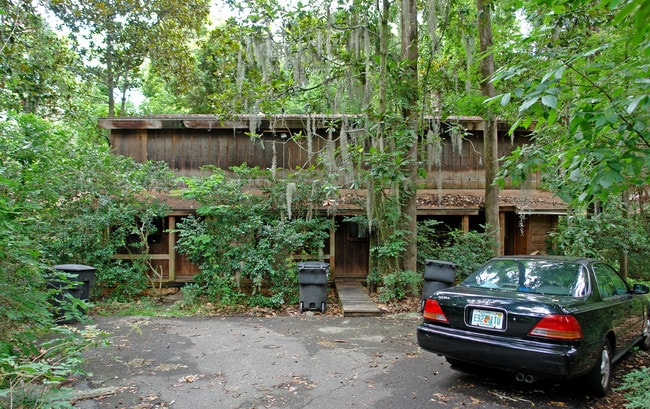 302 Vantage Point Ln in Tallahassee, FL - Building Photo - Building Photo